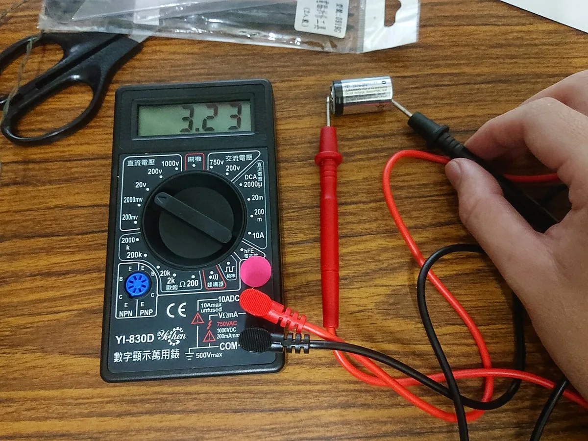 multimeter voltage test